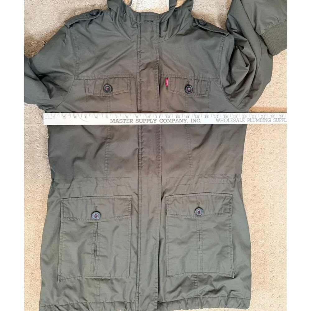 Levis Parka Jacket Mens Medium Green Sherpa Lined Faux Fur Trim Utility FLAWS
